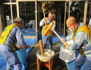 八幡事業部　安全餅つき大会